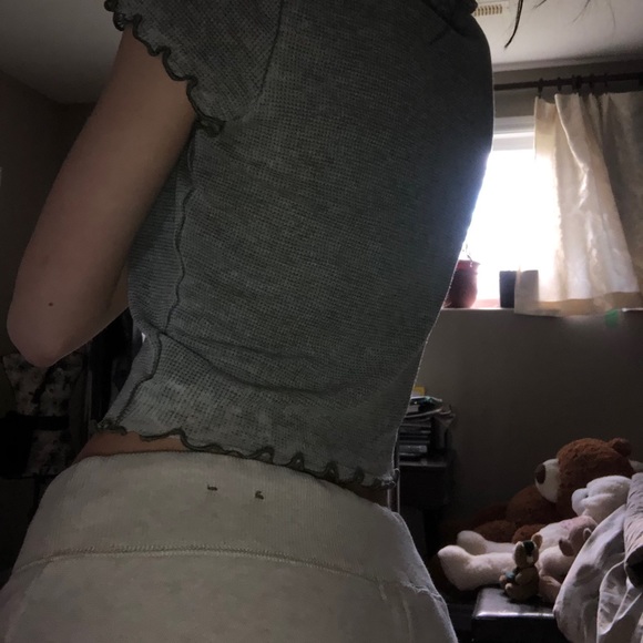 American Eagle Crop Top - Picture 2 of 3